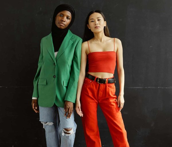 What's the Most Effective Way to Wear Layers Without Adding Bulk for a Business Look?