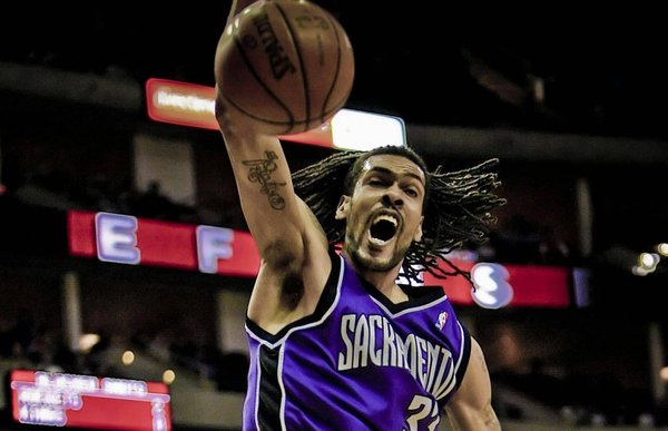 How Can Technology-Assisted Visualization Improve Free-Throw Accuracy in Basketball Players?